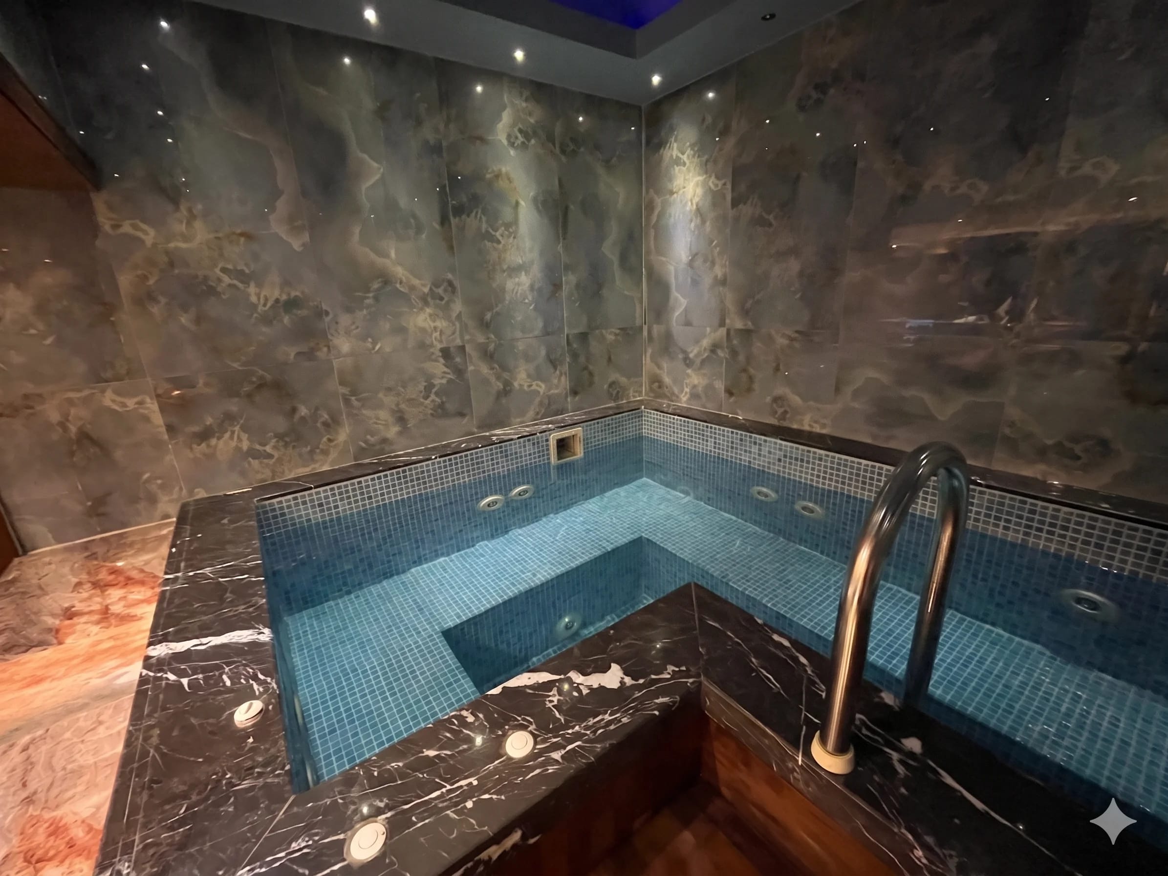 Spa jakuzili havuz